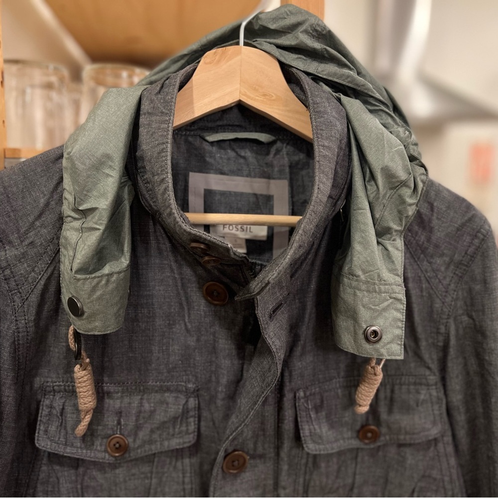 Fossil Brand lightweight rain jacket size small